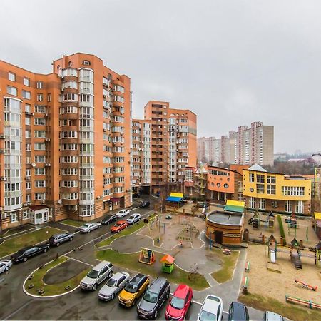 Комфортная Двухкомнатная Квартира Возле Метро Академгородок Kiev Exterior foto